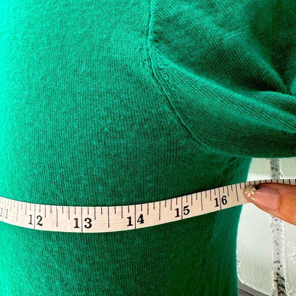 J. Crew Women Sweater Green Medium Merino Wool Blend VNeck Pullover Long Sleeve - Picture 6 of 8